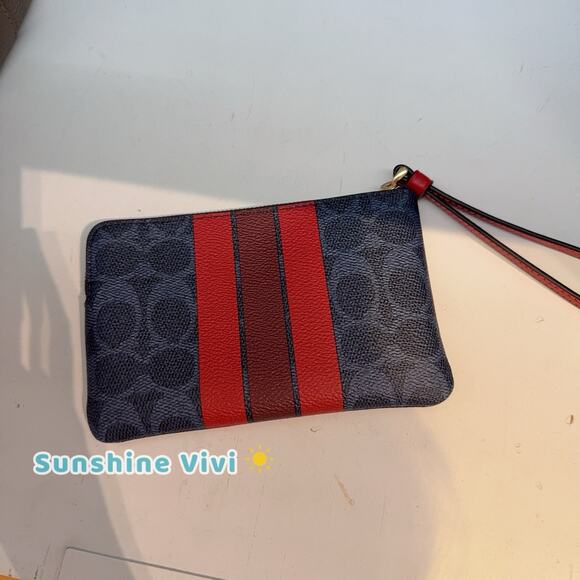 NWT Coach Corner Zip Wristlet In Signature Denim/Bold Red CBP19 - Picture 2 of 7